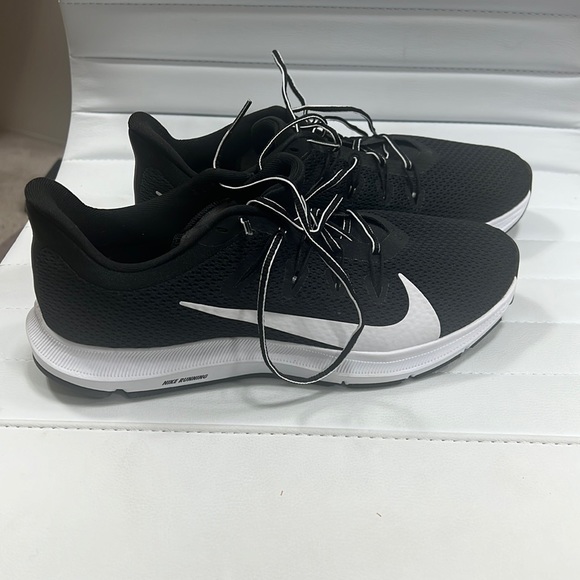 Nike Other - Men’s Nike running shoes, size 8 1/2